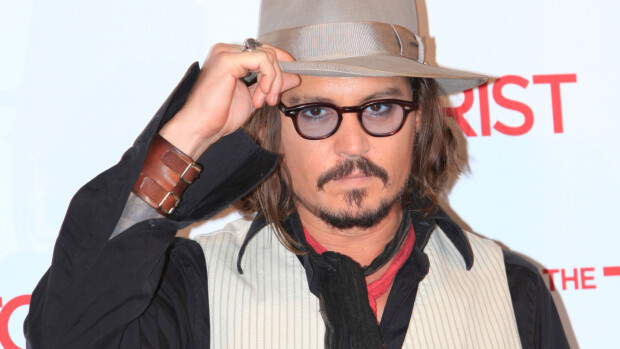 Vuosi oikeudenkäynnistä! Sisäpiirin lähde: Johnny Deppillä pyyhkii hyvin - Amber Heard ei saa töitä