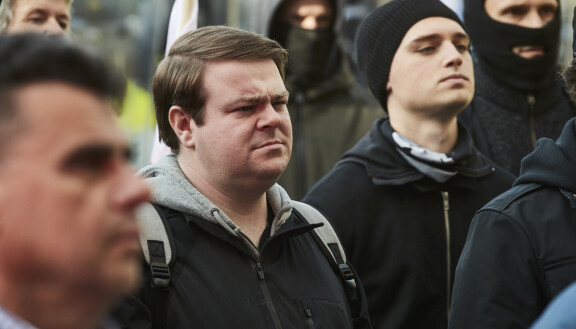 Robbie Mullen (Andrew Ellis) löytää kavereita ääriliikkeen riveistä.