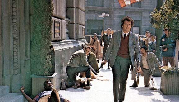 Kovaotteinen poliisi Harry Callahan (Clint Eastwood) etsii sarjamurhaajaa, jonka esikuvana oli tosielämän sarjamurhaaja Zodiac.