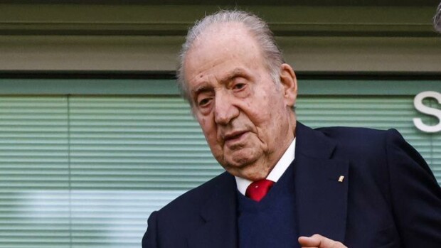 Ex-kuningas vältteli perhettään! Maanpaossa elävä Juan Carlos salavisiitillä Espanjassa Juan Carlos