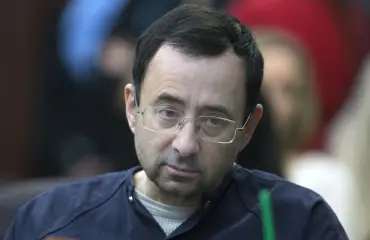 Ohhoh! Hirviölääkäri Larry Nassar sai puukosta vankilassa