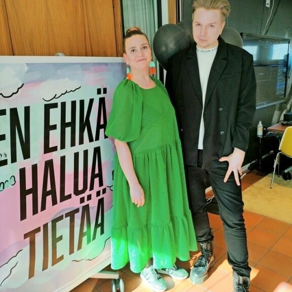 Sohvaperunoista tuttu Jari Peltola uudelle uralle – vihjaa myös paluusta entiseen ammattiinsa Pinja Korila ja Jarno laakoli