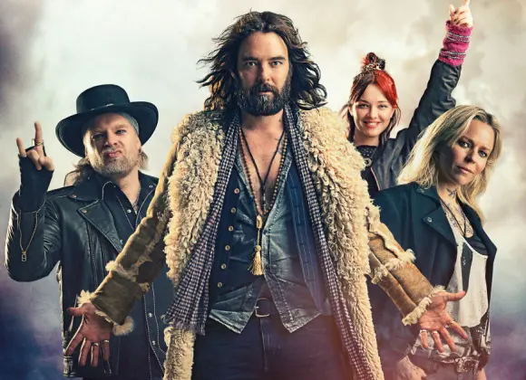 Tältä näyttää Mikko Leppilampi miljoonatilinsä juoneena rocktähtenä: "Rock’n’roll-elämä on tämmöstä"