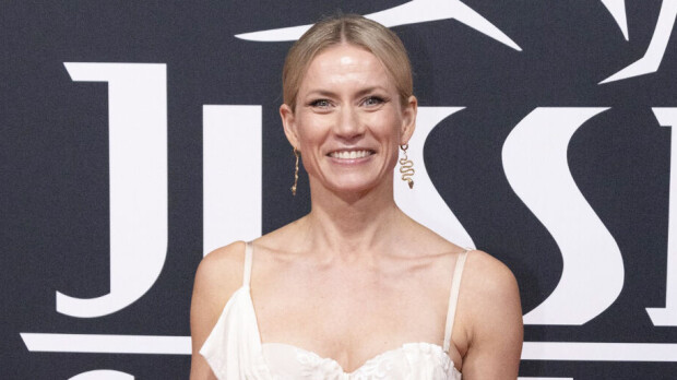 Aku-miehestään eronnut Minka Kuustonen tyrmäävänä festareilla – erottui joukosta!