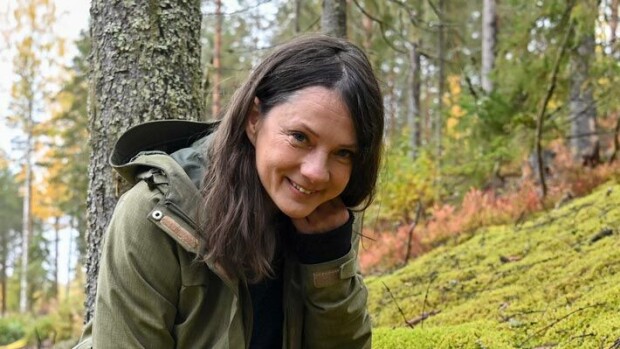 Kirsi Salo avautuu elämästään ekokylässä - jyrähtää 'feikkimaidosta' kirsi salo