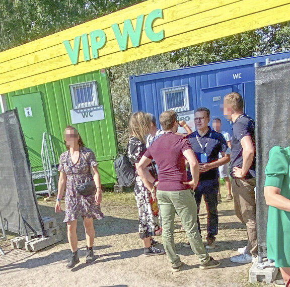 Petteri Orpo viihtyi vip-alueella – näin pääministeri reagoi festariväen huomioon
