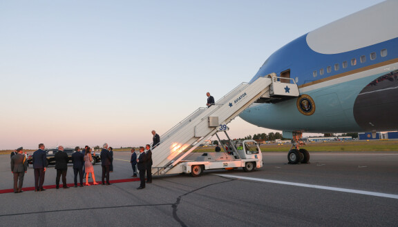 Presidentti Joe Biden laskeutui keskiviikkona Helsinki-Vantaan lentokentälle.
