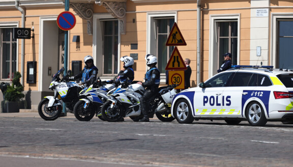 Poliisit päivystivät Helsingin keskustassa.