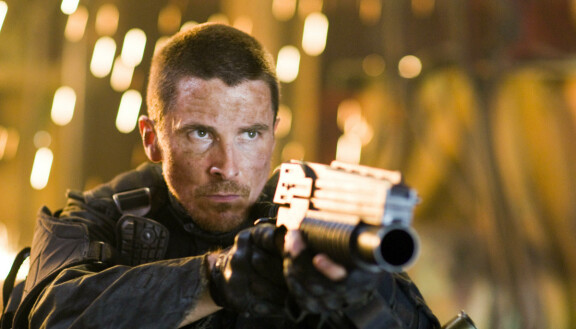 Christian Bale menetti Terminator – Pelastuksen kuvauksissa hermonsa kameramiehelle. Christian Bale menetti Terminator – Pelastuksen kuvauksissa hermonsa kameramiehelle.