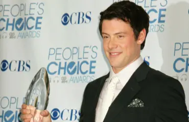 Glee-sarjan suosikkinäyttelijän kuolemasta 10 vuotta - mitä kulisseissa tapahtui?