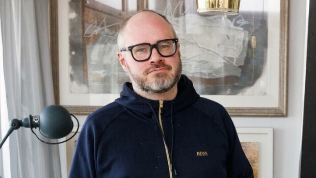 Tuomas Enbusken koti on täynnä arvotaidetta – ”Pyysin itselleni ostokiellon Bukowskin liikkeeseen” Tuomas Enbuske