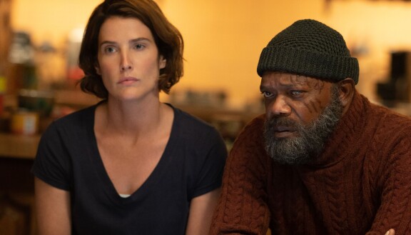 Nick Fury (Samuel L. Jackson) lavastettiin agentti Maria Hillin (Cobie Smulders) murhaajaksi.