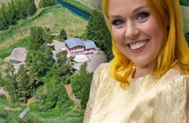 Tällainen on Minna Parikan persoonallinen merenrantahuvila – kuvat