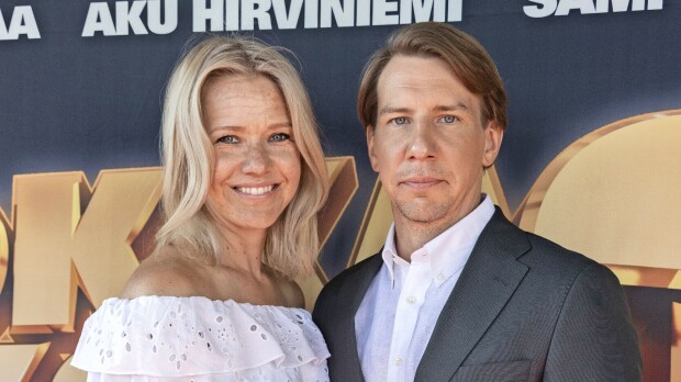Aku Hirviniemen ja Sonja Kailassaaren vauva sai erityisen menopelin!