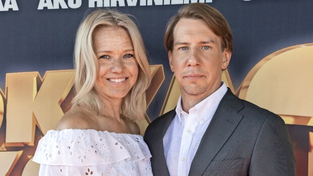 Aku Hirviniemen ja Sonja-rakkaan lapsi syntyi: 'Meidän oma pikku kesäkääryle!'