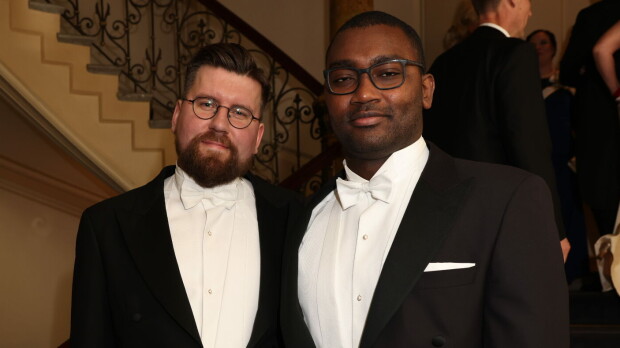 Sebastian Tynkkynen ja Alan-rakas lemmenlomalla - romanttiset kuvat!