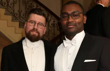 Sebastian Tynkkynen ja Alan-rakas lemmenlomalla - romanttiset kuvat!