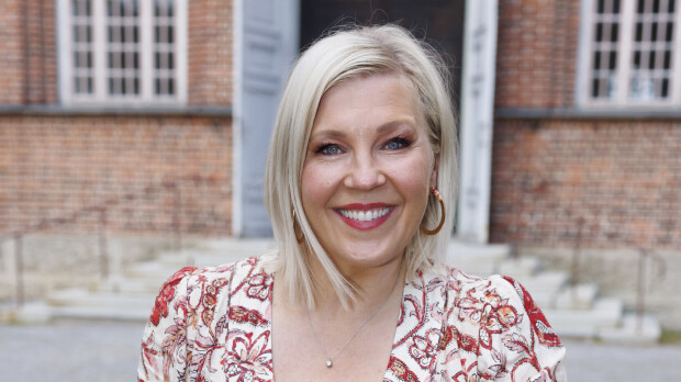 Vappu Pimiä liikuttui Maajussiparin häissä - kuva