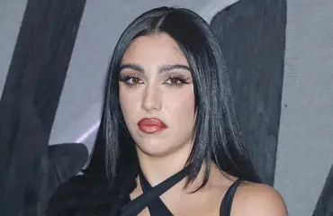 Jestas, mikä kaunotar! Madonnan tytär Lourdes repäisi rohkeassa asussa