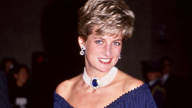 Seksinukkeskandaali riepottelee hovia - härskiä prinsessa Dianan muiston tahraamista! Prinsessa Diana