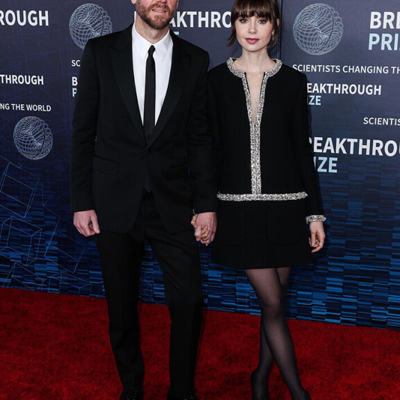 Charlie ja Lily ovat muumifaneja. Lily Collins Charlie McDowell