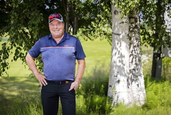 Markku hankki pari vuotta sitten Tahkolta hirsihuvilan, jossa viettää aikaa ympäri vuoden.