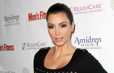 Lähipiirilähde: Kim Kardashian häpeää eksänsä Kanye Westin pyllyvilauttelua