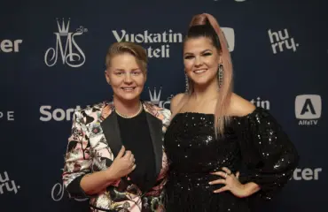 Saara Aalto ja Meri-rakas harjoittelevat uutta asiaa – ”Meitä kiinnostaa minimalistinen elämä luonnon äärellä”