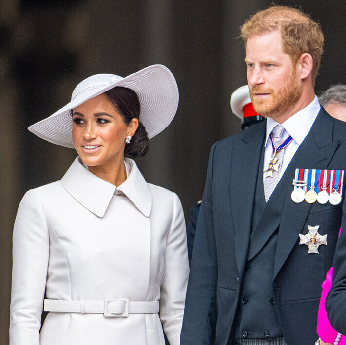 Meghan väittää tahtovansa tabloidien lopettavan spekulaatiot. Meghan tahtoo tabloidien lopettavan spekulaatiot.