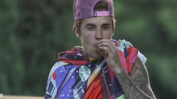 Paparazzikuvat! Justin Bieber pössyttelee jatkuvasti julkisilla paikoilla