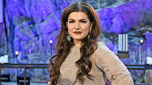 Kriisin selättänyt Suvi Teräsniska palasi studioon - epätavallinen syy Suvi Teräsniska