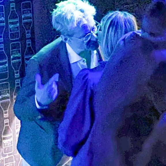 Mikael Jungner heitti verkot vesille Helsingin yössä – kuva Mikael