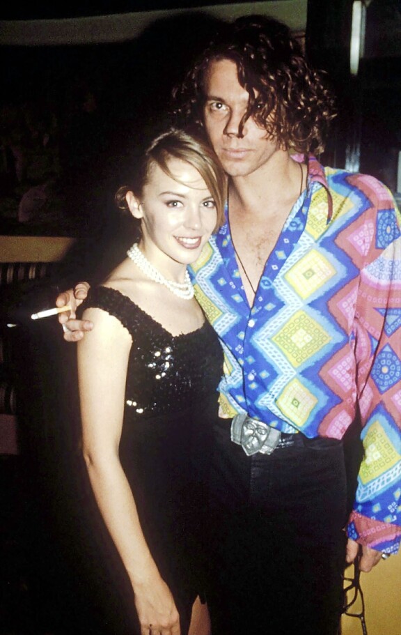 1980-luvulla Kylie seurusteli INXS-yhtyeen Michael Hutchencen kanssa. Suhde vaihtui ystävyydeksi. Michaelin elämä päättyi myöhemmin itsemurhaan.