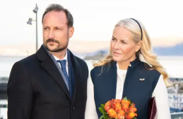 Kruununprinssi Haakon poikkeuksellisen avoimena vaimonsa kunnosta: Mette-Maritin sairaus rajoittaa kaikkea arjessa