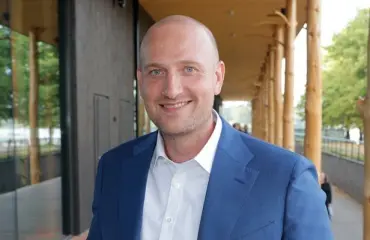 Näin bisnesmies Max Seeckistä tuli menestyskirjailija – ”En oikein viihtynyt konsulttihommissa” 