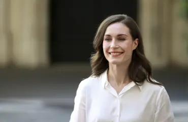Näin Sanna Marin nautiskelee Pariisissa – ohjelmaan liittyy myös Victoria Beckham