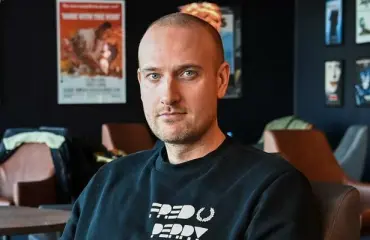 Menestyskirjailija Max Seeck avautuu Seiskalle rahasta: Olen taloudellisesti riippumaton