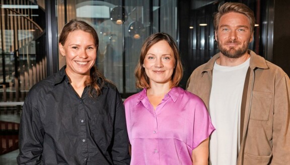 Uutena hahmona Maria Kallion (Elena Leeve) ja Pekka Koivun (Leo Sjöman) keskuuteen saapuu tutkijana aloittava Anu Wallin (Seidi Haarla).