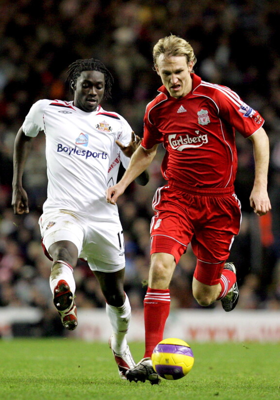 Sami Hyypiä loi loistavan uran jalkapalloilijana. Kuva Liverpoolin paidasta vuonna 2008.