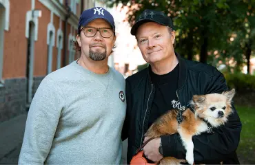 Petteri Summanen ja Kari Hietalahti nauttivat persoonallisen Karuselli-komediasarjan teosta: "Kari on kuin komedian tryffelisika"