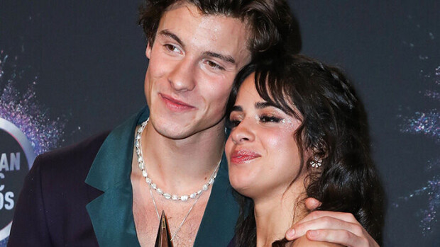Jösses, mitä imuttelua! Eronneet Camila Cabello ja Shawn Mendes yllättivät kuumilla festarisutinoillaan - kuvat! Shawn ja Camila