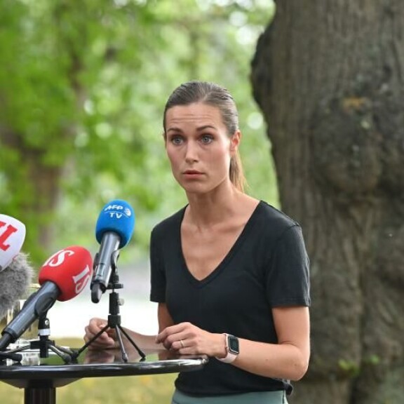Kohun silmään päätynyt Sanna Marin taustoitti Ruisrock-jatkojen tapahtumia medialle elokuussa 2022. Sanna Marin