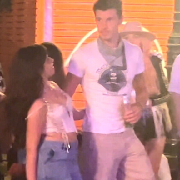 Shawn ja Camila olivat yhdesssä nauttimassa festarihumusta. Camila ja Shawn