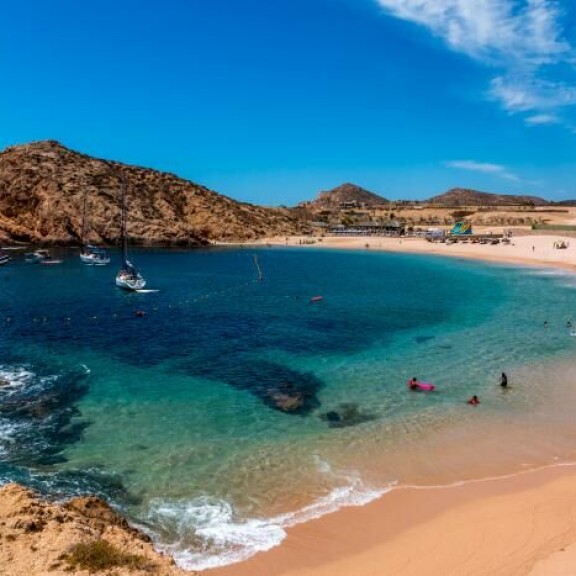 Baja California Sur on täynnä kauniita hiekkarantoja. Kuvassa idyllinen Santa Marian ranta Cabo San Lucasissa. Meksiko