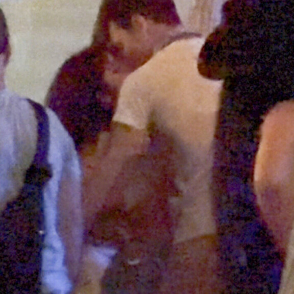 Muisk! Näin jaettiin pusuja poppareiden kesken festariteltassa Coachellassa. Camila ja Shawn
