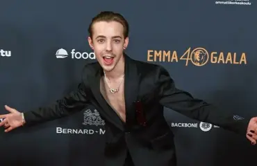 Viikon Kääk-juorut: Tuure Boelius drinksutteli kirppiksellä 