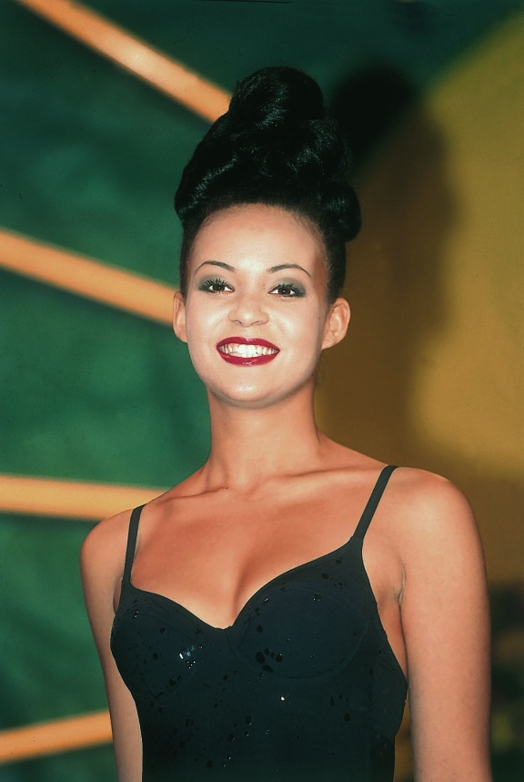 Miss Suomeksi vuonna 1996 kruunatulle Lolalle ehdotettiin laulu-uraa jo 90-luvulla.