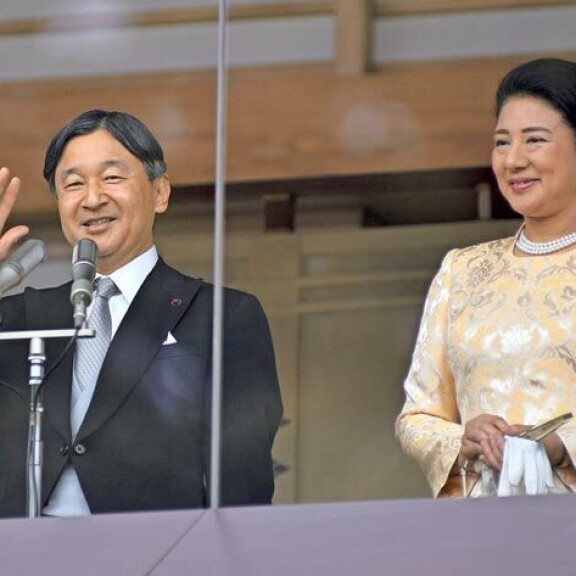 Japanin keisari Naruhito tekee historiaa Naruhito