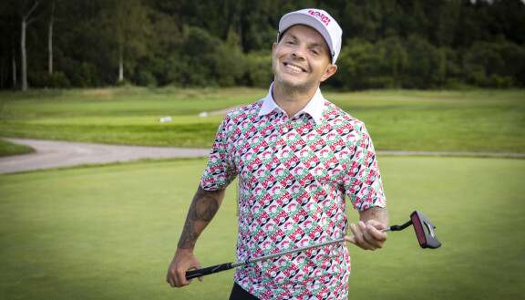 Uniikki otti osaa Unibetin Invitational-golftapahtumaan. Räppäri pääsi myös vetämään rankkareita.