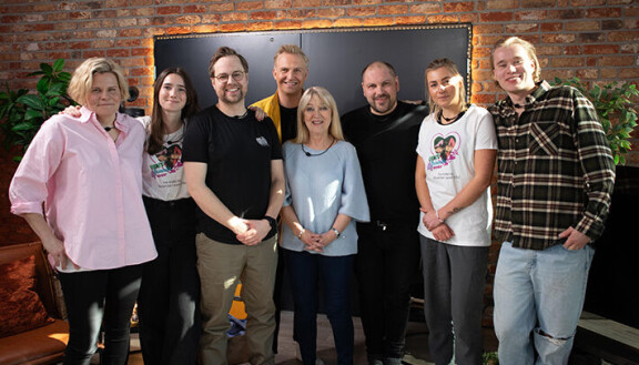 Mökkiviikonlopun kisaajat ovat Paula Noronen, Linnea Leino, Joonas Kääriäinen, Janne Grönroos, Jaana Saarinen, Perttu Sirviö, Karoliina Tuominen ja Jaakko Parkkali. Kuvasta puuttuvat kisaajat Miitta Sorvali ja Ali Jahangiri.